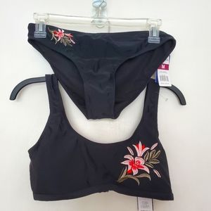 VIGOSS  NWT Black Floral Embroidered bikini set. Size Medium